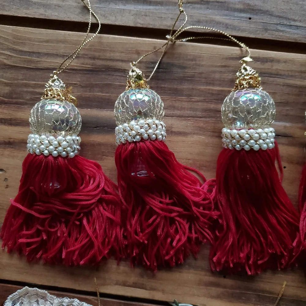 Bundle of 18 Victorian Christmas Tree Ornaments